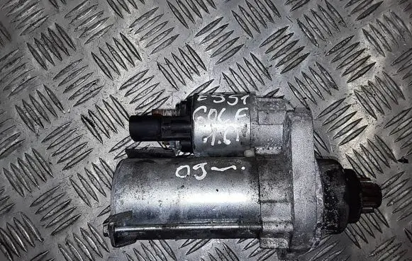 Volkswagen Golf VI Starter motor 32735N