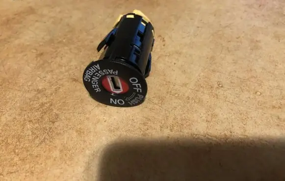 Passenger airbag on/off switch