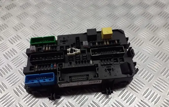 Opel Astra H Fuse box cover 13145017