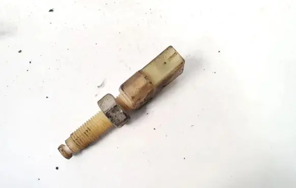 Volkswagen PASSAT B4 Brake pedal sensor switch 443945515 Nenustatyta