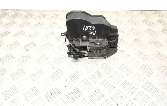 BMW 1 E81 E87 Front door lock 7167067