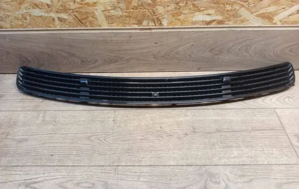 Mercedes-Benz C W203 Bonnet/hood grill