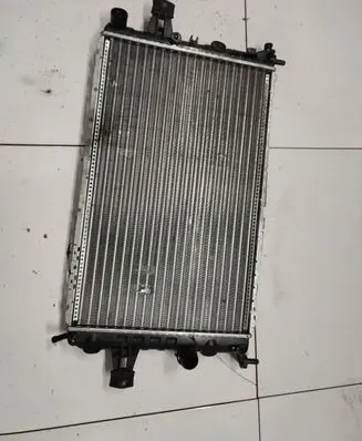 Opel Zafira A Coolant radiator 