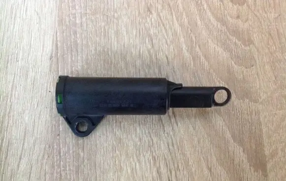Ford Focus Glove box 6062352
