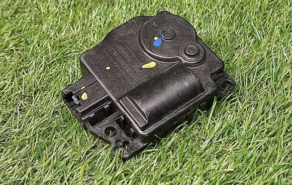 Ford Ecosport Air flap motor/actuator AV1119E616FA