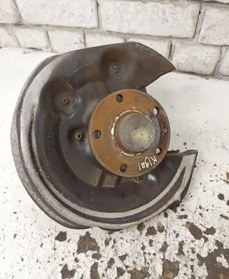 Volkswagen PASSAT B7 Rear wheel hub