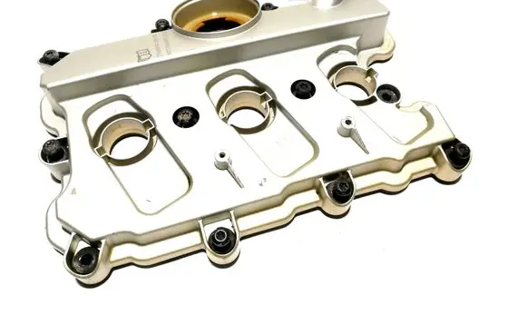 Audi Q7 4L Rocker cam cover 06E103471P