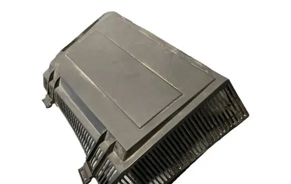 BMW 5 E39 Air filter box cover 8379626
