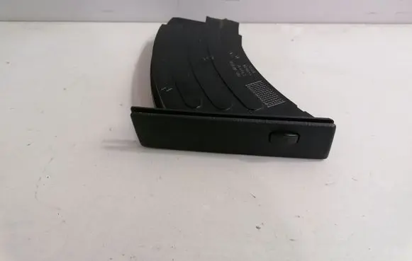 BMW 5 E60 E61 Cup holder 7063104