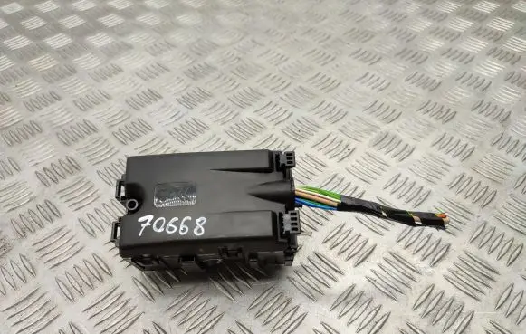 Peugeot 2008 I Fuse module 453536201