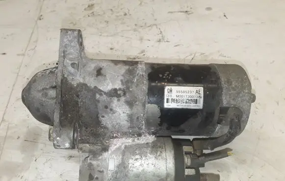 Opel Zafira C Starter motor 55585237 M001T30073