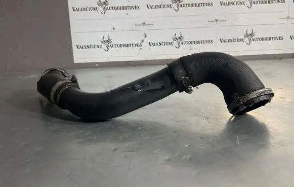 Ford Kuga II Intercooler hose/pipe AV616K863AE