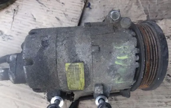 Ford Focus Air conditioning (A/C) compressor (pump) 3M5H-19D629-DC