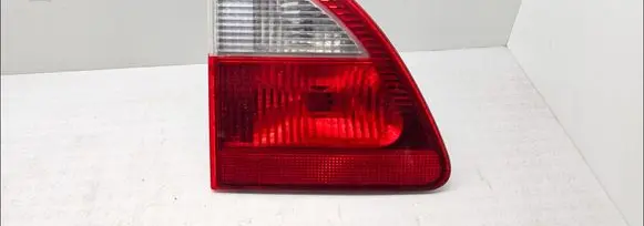 Tailgate rear/tail lights