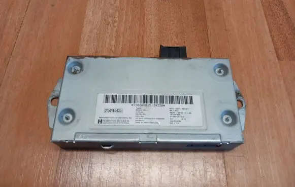 Jaguar XF X250 HiFi Audio sound control unit 8X2314D212AA 15134330 31266137AB