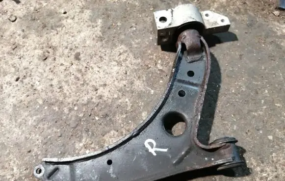 Volkswagen Golf Plus Front lower control arm/wishbone