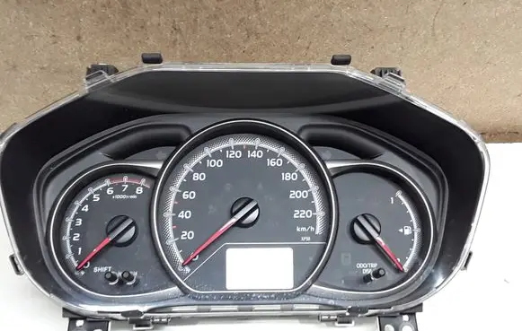 Toyota Yaris Speedometer (instrument cluster) 838000U270