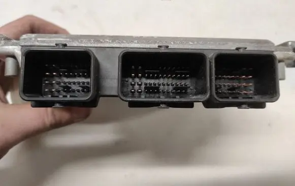 Peugeot 607 Engine control unit/module 0281011516