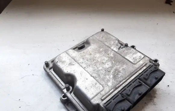 Renault Master II Engine control unit/module 0281010320
