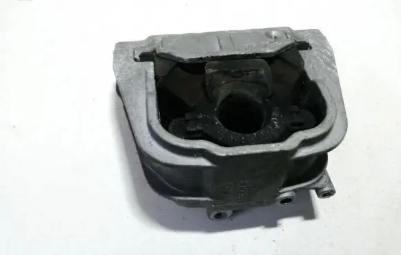 Volkswagen Golf V Engine mount bracket 1k0199262ak