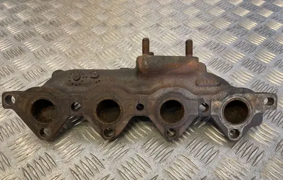 Opel Astra J Exhaust manifold 8980538800