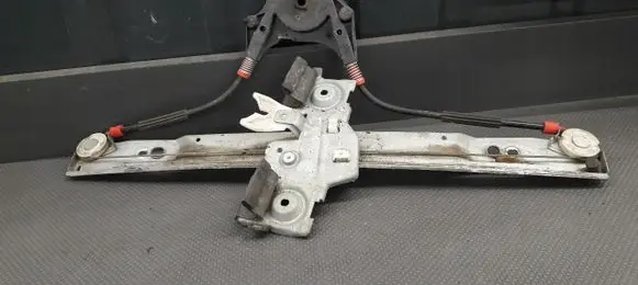 Ford Fiesta Front window lifting mechanism without motor