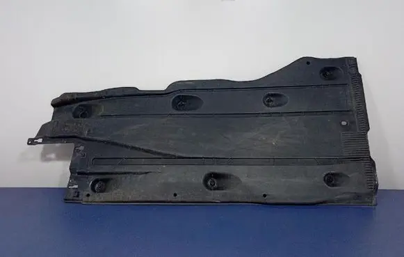 Volkswagen Golf Sportsvan Front underbody cover/under tray 5Q0825202L