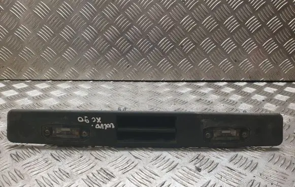 Volvo XC70 Trunk door license plate light bar 30753110