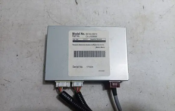 Head unit multimedia control