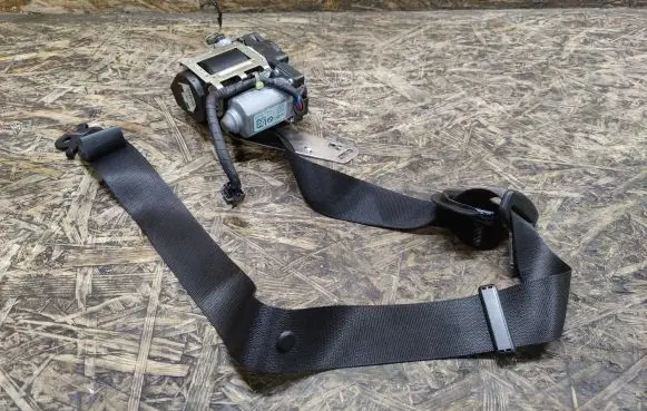 BMW 7 F01 F02 F03 F04 Front seatbelt 609334800 609335300D 7426000700