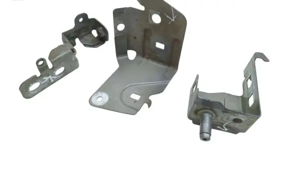 Renault Espace V (RFC) Fender mounting bracket 620426615R 0716