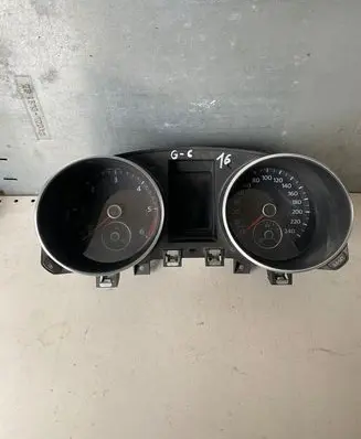 Volkswagen Golf VI Speedometer (instrument cluster) 5K0920871A 1148710587 VDD024260