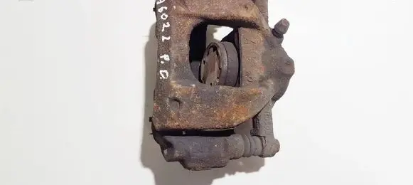 Toyota Auris 150 Front brake caliper