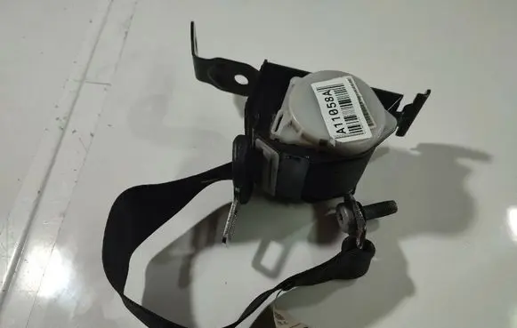Opel Insignia A Rear seatbelt 13288436