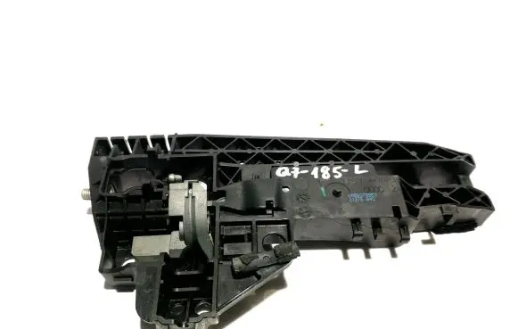 Audi Q7 4M Rear door exterior handle/bracket 4M0837885A