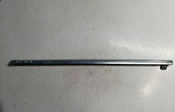 Citroen DS4 Front door glass trim molding 9687378977