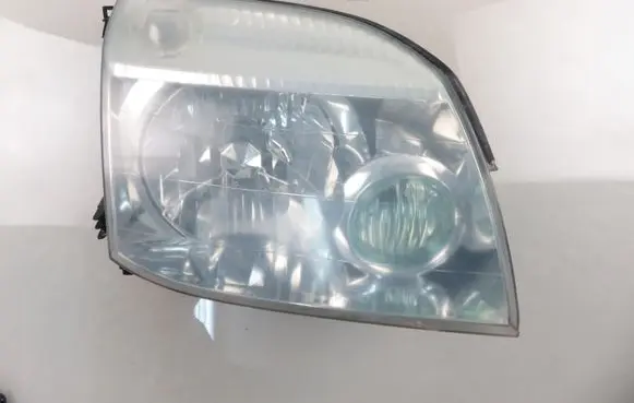 Nissan X-Trail T30 Headlight/headlamp 