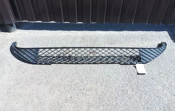 Mercedes-Benz A W176 Front bumper lower grill A1768850022