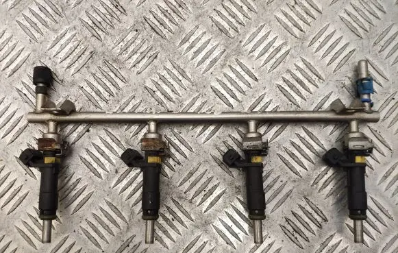 Opel Zafira B Fuel main line pipe