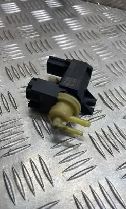 Audi A6 S6 C7 4G Turbo solenoid valve 8K0906627