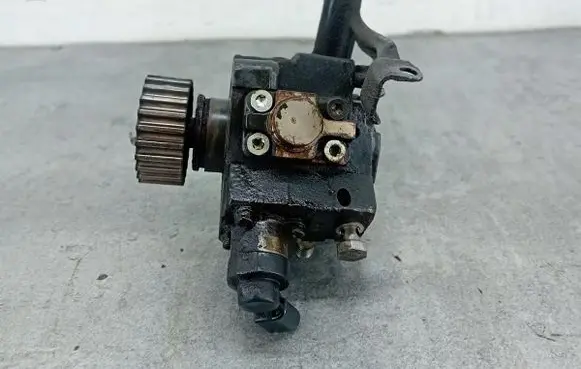 Audi A6 S6 C6 4F Fuel injection high pressure pump 059130755S