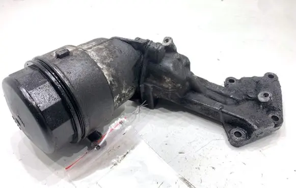 Mercedes-Benz E W212 Oil filter mounting bracket A6421800010