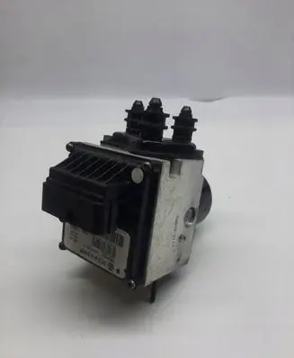 Volkswagen PASSAT B6 ABS Pump 3C0614095P