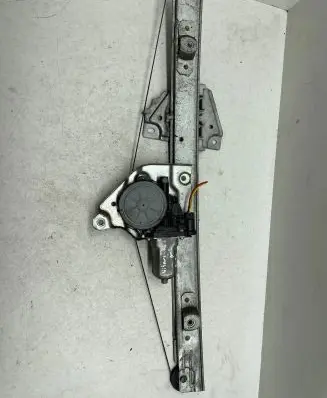 Suzuki Grand Vitara II Front door window regulator motor 8346065J00