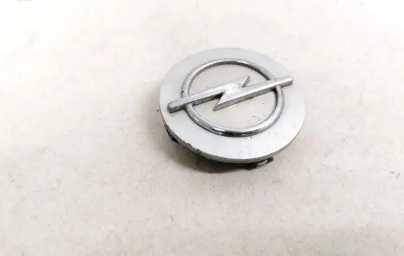 Opel Omega B1 Original wheel cap 09223038 09223039