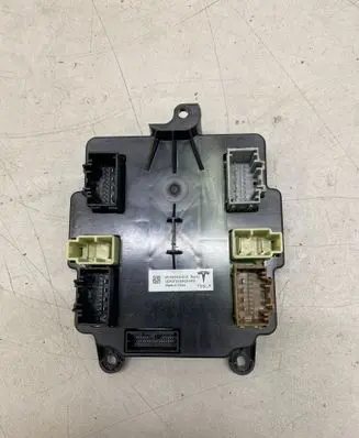 Tesla Model X Door control unit/module 106205600D PGT200890010450