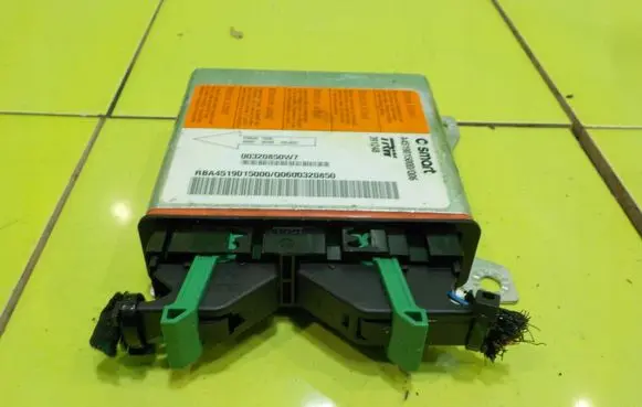 Smart ForTwo II Airbag control unit/module A4519015000