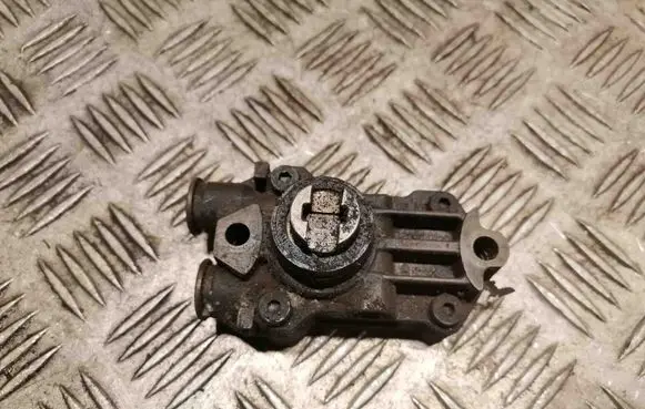 Mercedes-Benz C W203 Fuel injection high pressure pump A6110900350 6110900350