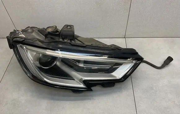 Audi A3 S3 8V Headlight/headlamp 8V0941006F