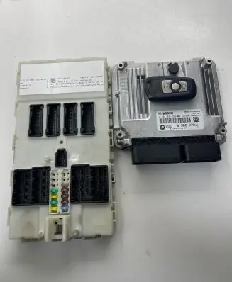 BMW 3 F30 F35 F31 Engine ECU kit and lock set 8582279 170333151 0281031299